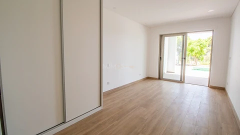 Moradia T3 para Venda em Mexilhoeira Grande