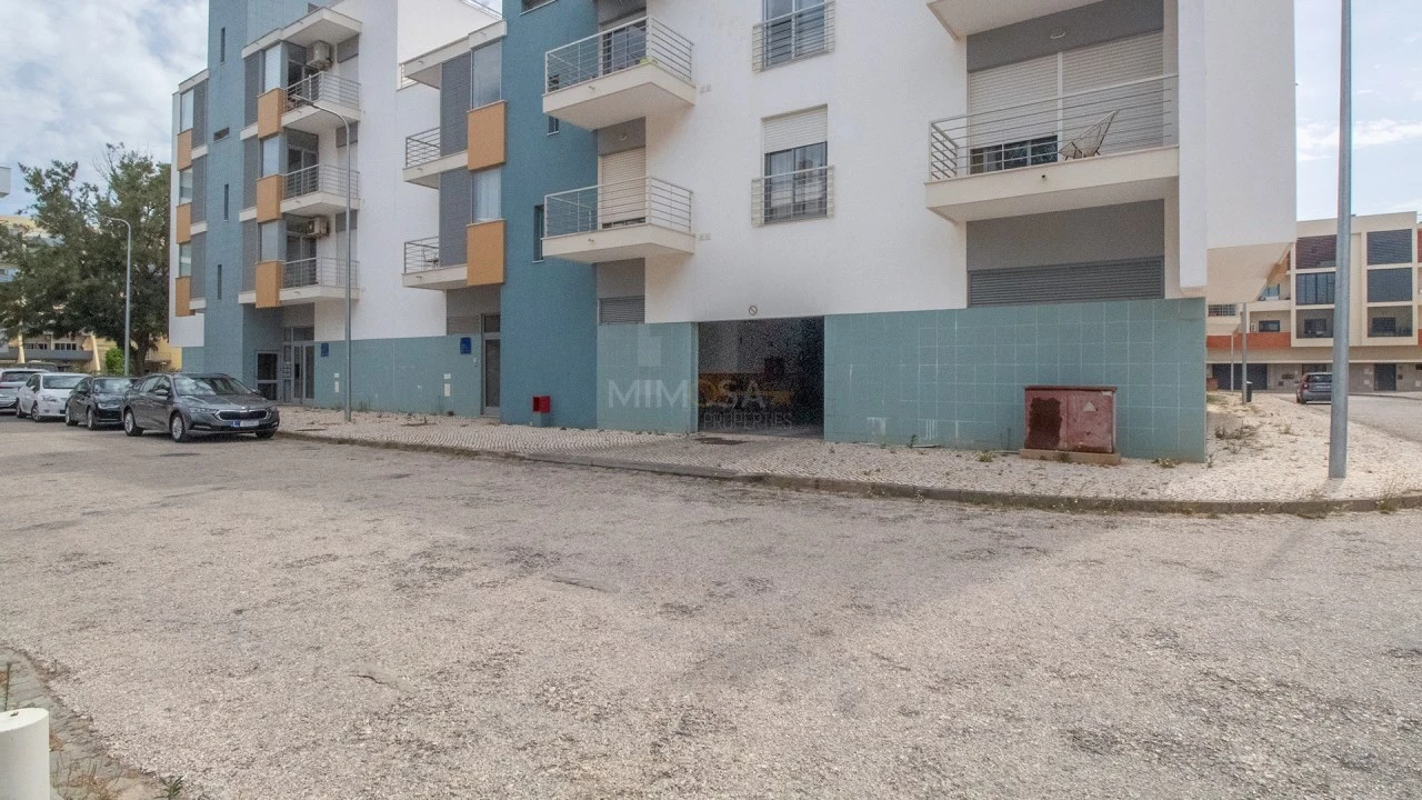 Garagem para Arrendamento em Lagos (São Sebastião e Santa Maria) Foto 6