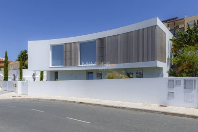 Moradia T4 para Venda em Lagos (São Sebastião e Santa Maria)