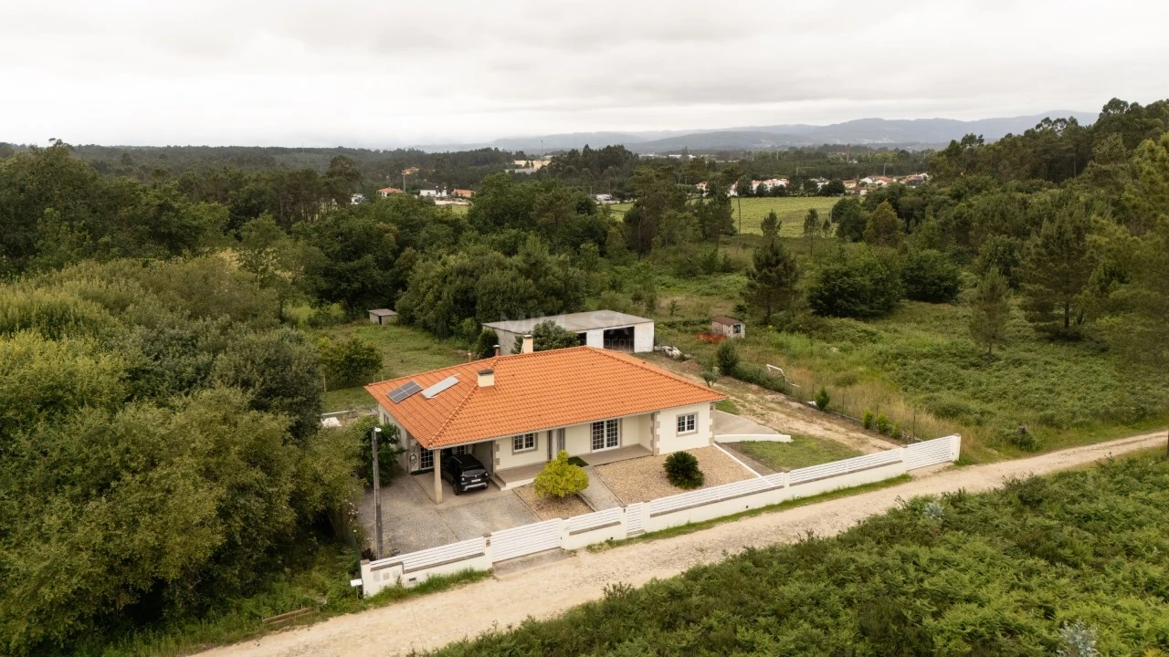 Moradia T3 para Venda em Fontoura Foto 1