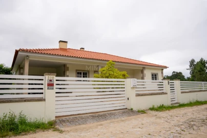 Moradia T3 para Venda em Fontoura
