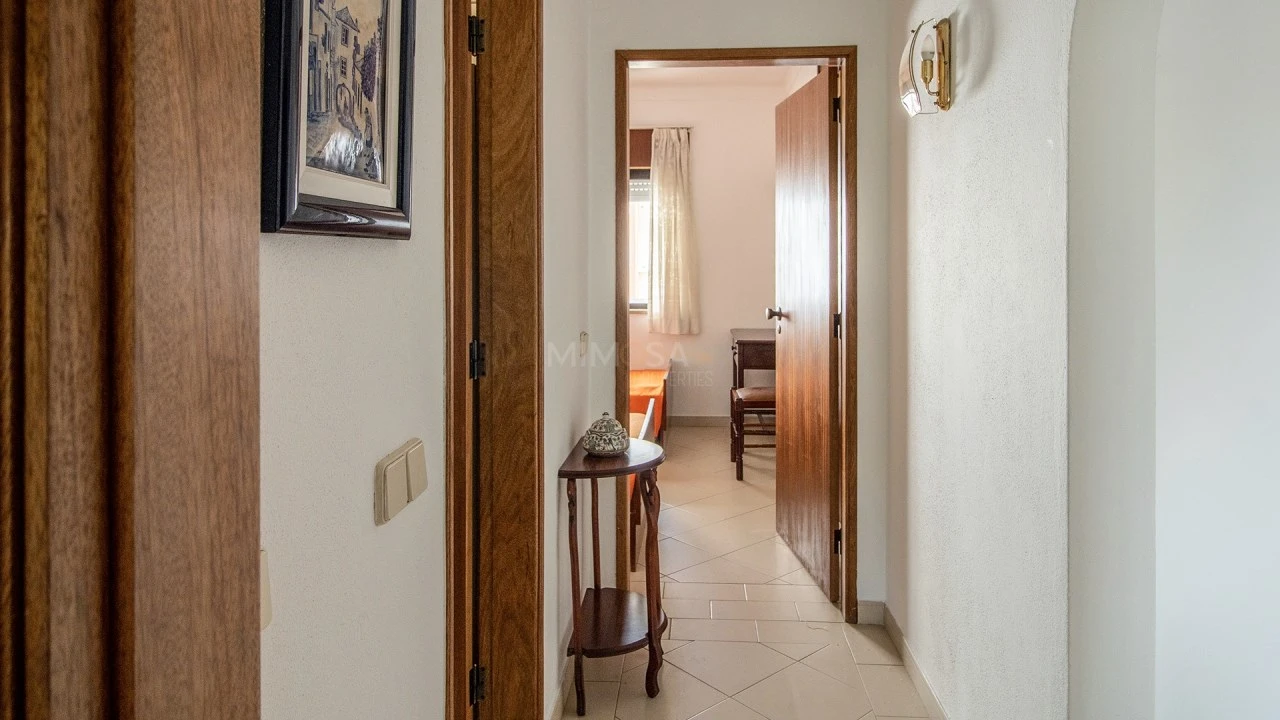 Apartamento T2 para Arrendamento em Lagos (São Sebastião e Santa Maria) Foto 14