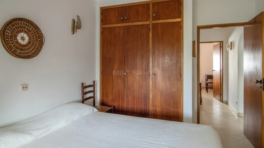 Apartamento T2 para Arrendamento em Lagos (São Sebastião e Santa Maria) Foto 6