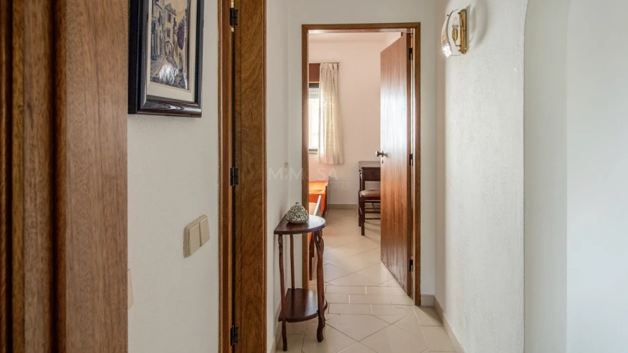 Apartamento T2 para Arrendamento em Lagos (São Sebastião e Santa Maria) Foto 14