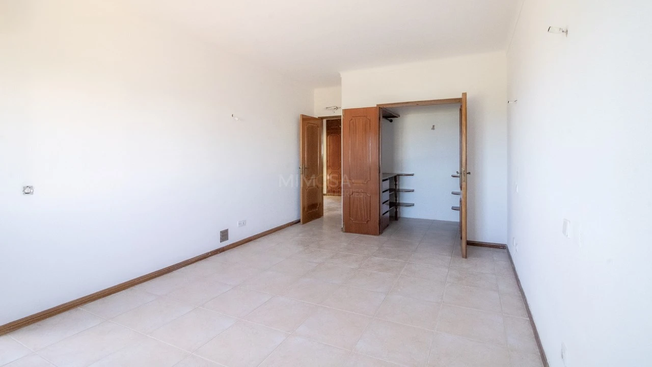 Moradia T2 para Arrendamento em Luz Foto 12