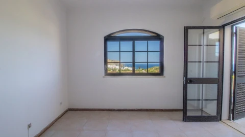 Moradia T2 para Arrendamento em Luz