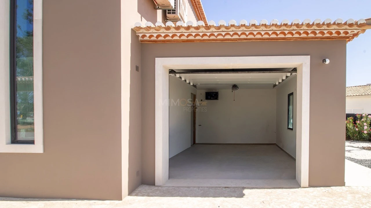 Moradia T4 para Venda em Alvor Foto 7