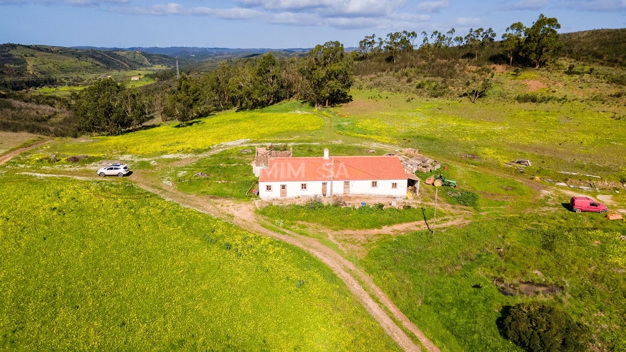 Terreno para Venda em Bensafrim e Barão de São João Foto 2