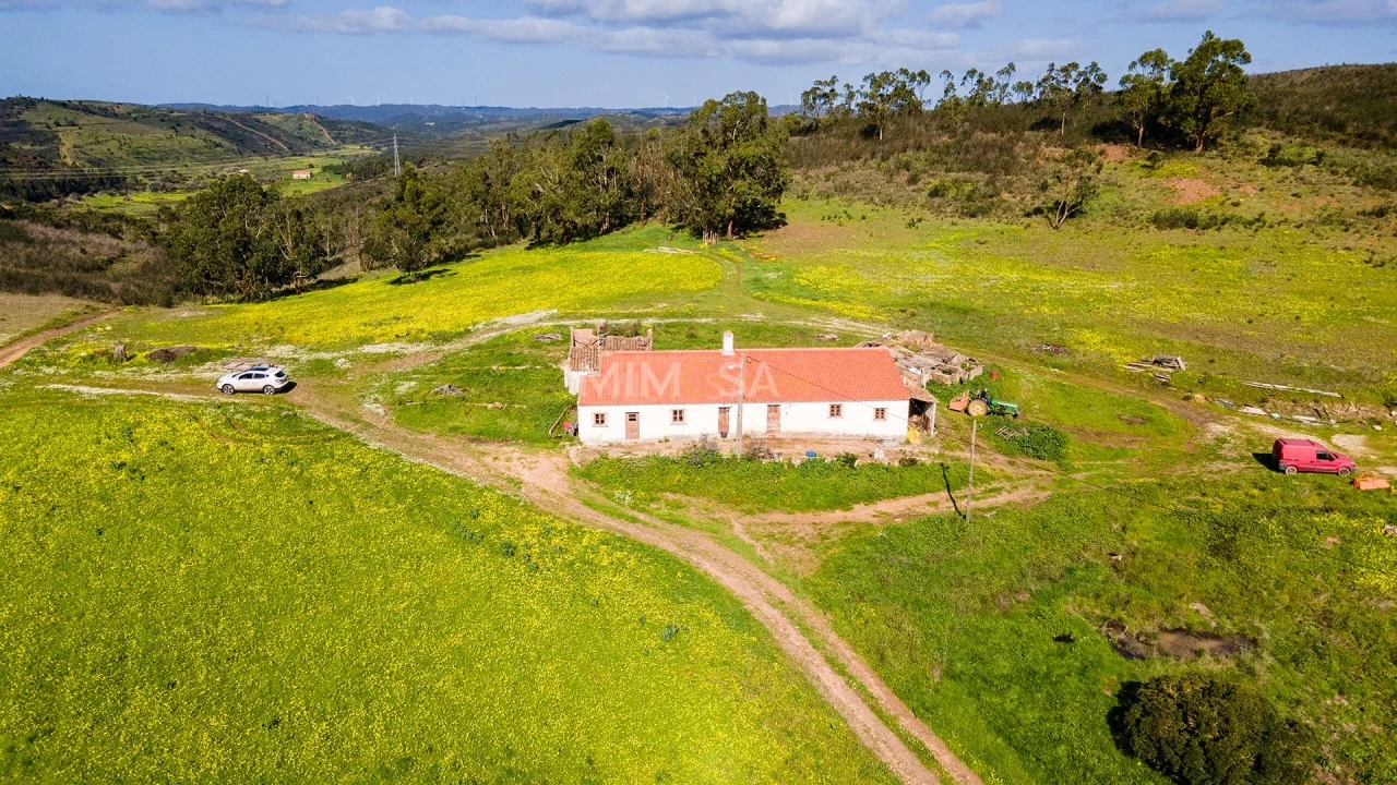 Moradia T3 para Venda em Bensafrim e Barão de São João Foto 2
