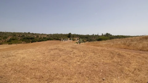 Moradia T3 para Venda em Bensafrim e Barão de São João