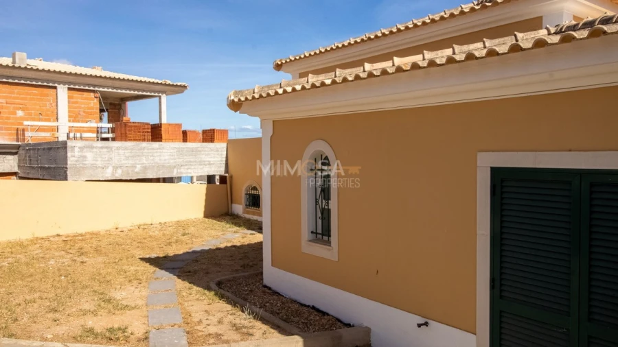 Moradia T5 para Arrendamento em Luz Foto 23