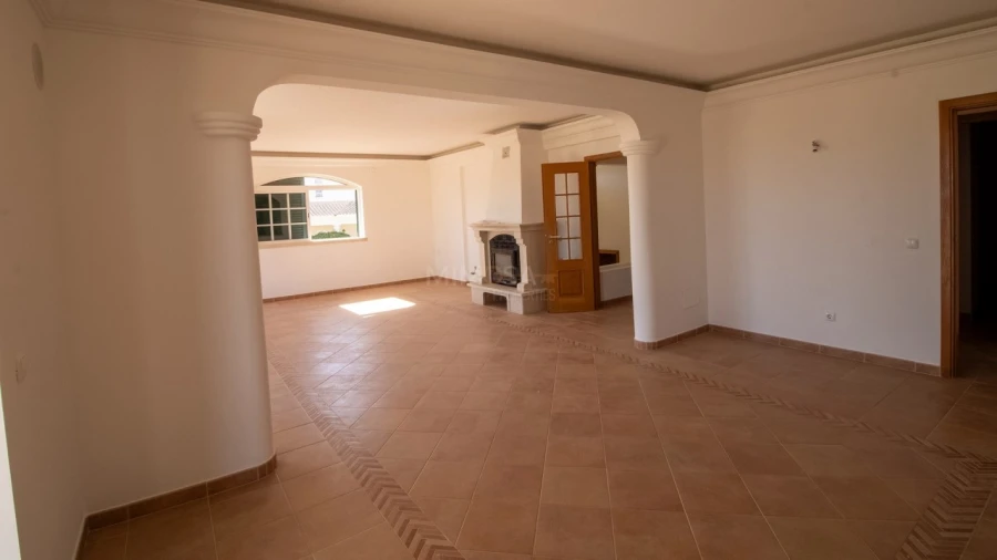 Moradia T5 para Arrendamento em Luz Foto 36