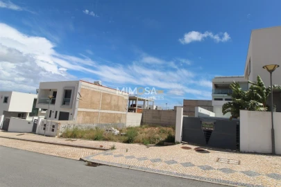 Terreno para Venda em Lagos (São Sebastião e Santa Maria)