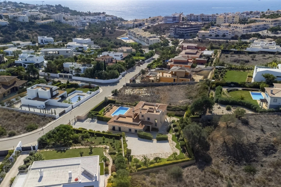 Terreno para Venda em Lagos (São Sebastião e Santa Maria) Foto 1