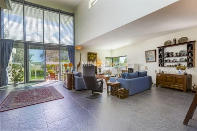 Moradia T5 para Venda em Mexilhoeira Grande
