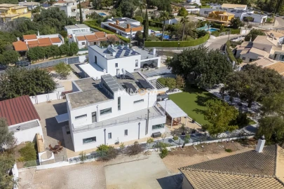 Moradia T5 para Venda em Mexilhoeira Grande