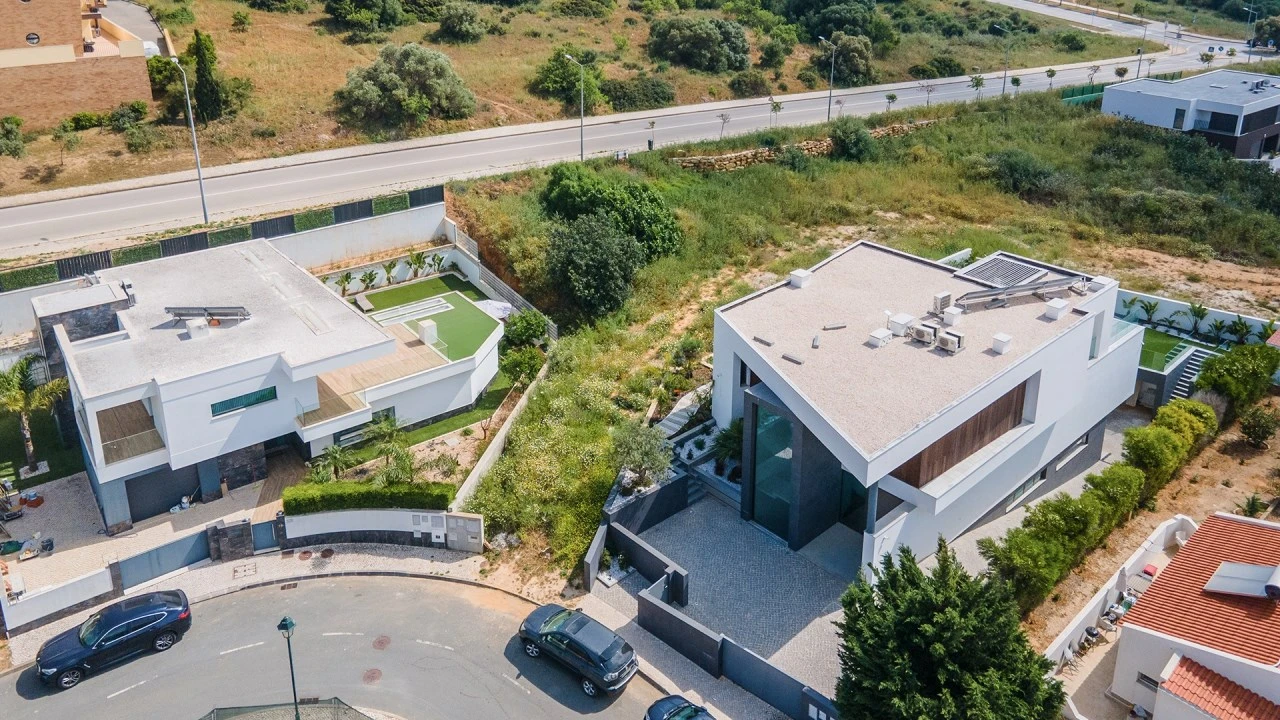 Terreno para Venda em Lagos (São Sebastião e Santa Maria) Foto 1