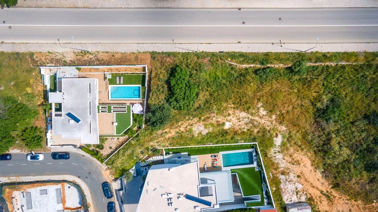 Terreno para Venda em Lagos (São Sebastião e Santa Maria) Foto 2