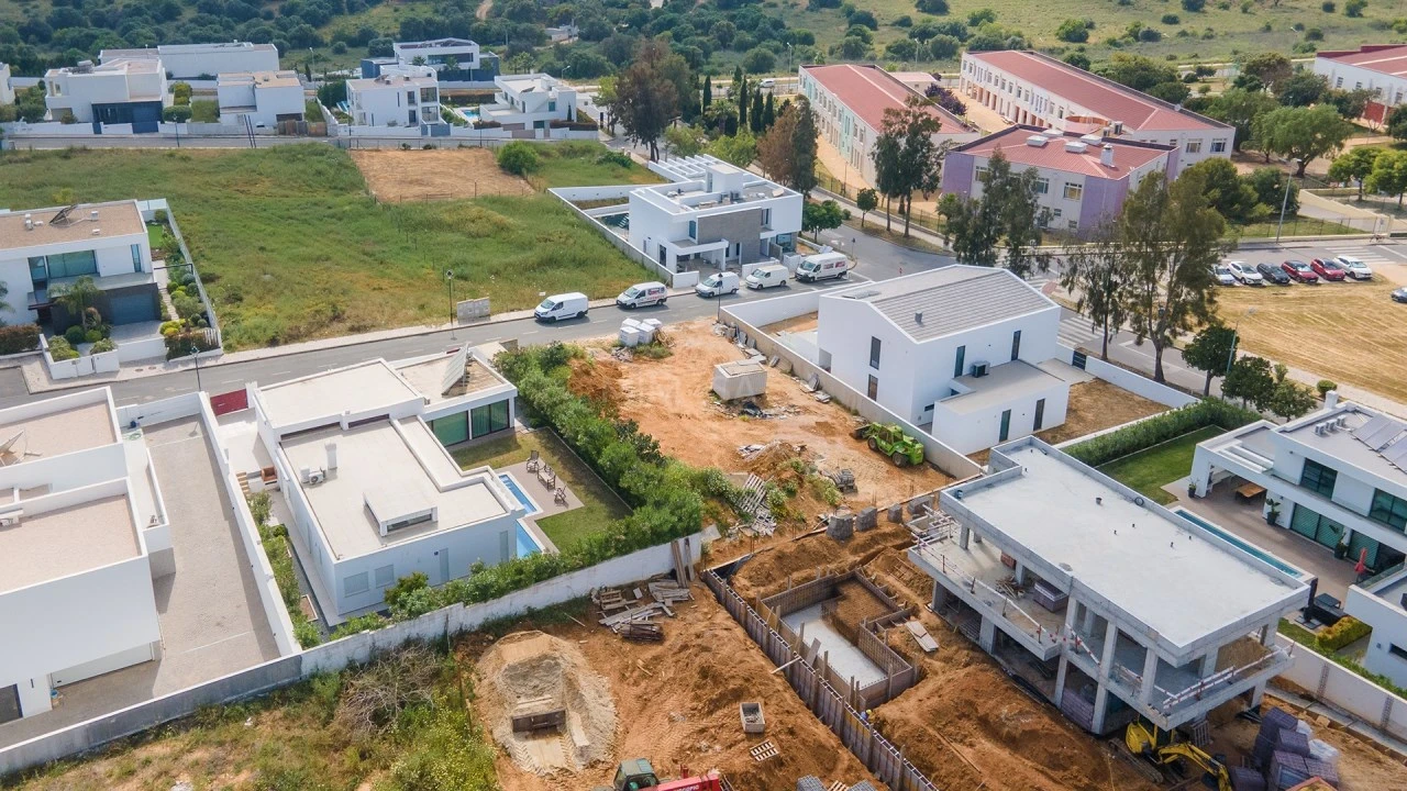 Terreno para Venda em Lagos (São Sebastião e Santa Maria) Foto 1