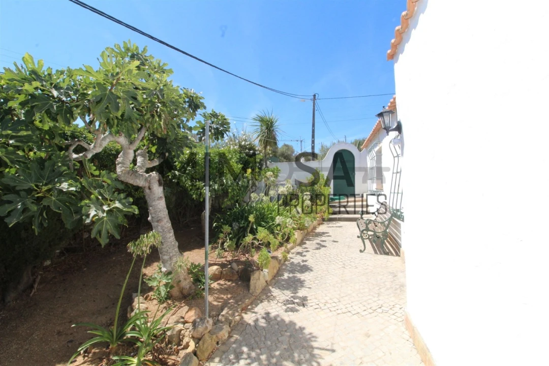 Moradia T4 para Venda em Lagos (São Sebastião e Santa Maria) Foto 40