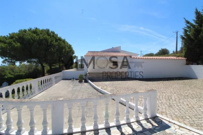 Moradia T4 para Venda em Lagos (São Sebastião e Santa Maria)