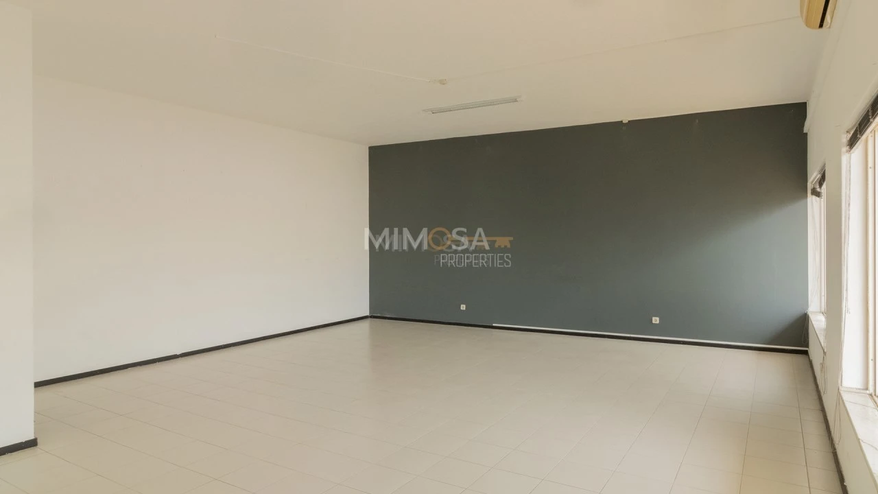 Loja para Venda em Lagos (São Sebastião e Santa Maria) Foto 3