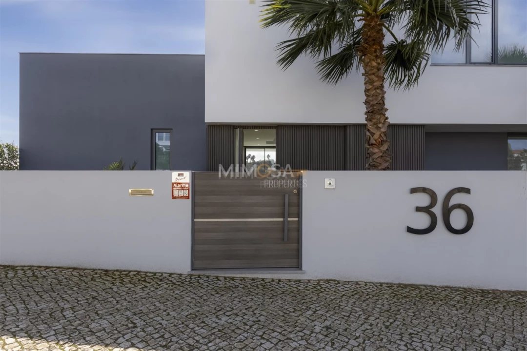 Moradia T5 para Venda em Lagos (São Sebastião e Santa Maria) Foto 6