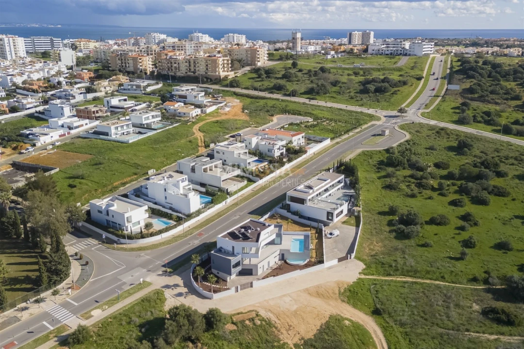Moradia T5 para Venda em Lagos (São Sebastião e Santa Maria) Foto 60