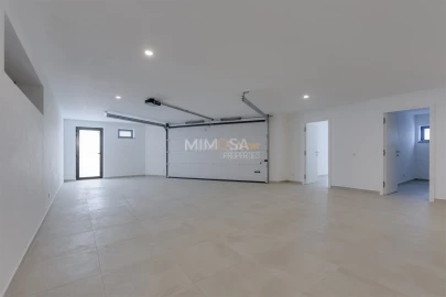 Moradia T5 para Venda em Lagos (São Sebastião e Santa Maria)