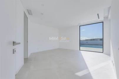 Moradia T5 para Venda em Lagos (São Sebastião e Santa Maria)