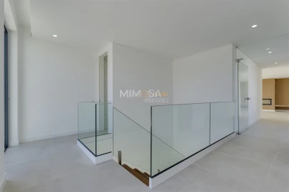 Moradia T5 para Venda em Lagos (São Sebastião e Santa Maria)