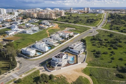 Moradia T5 para Venda em Lagos (São Sebastião e Santa Maria)