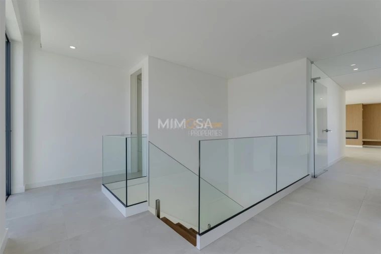Moradia T5 para Venda em Lagos (São Sebastião e Santa Maria) Foto 42