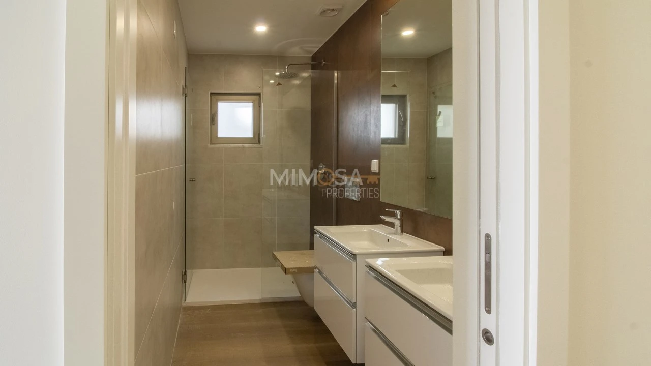 Apartamento T2 para Venda em Alvor Foto 13