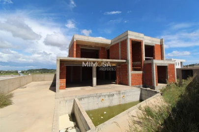 Moradia T4 para Venda em Lagos (São Sebastião e Santa Maria)