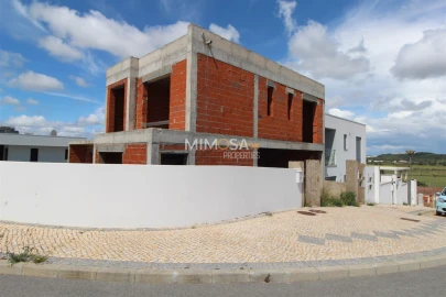 Moradia T4 para Venda em Lagos (São Sebastião e Santa Maria)