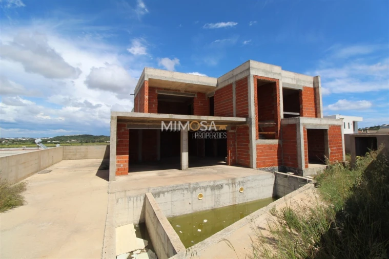 Moradia T4 para Venda em Lagos (São Sebastião e Santa Maria) Foto 2