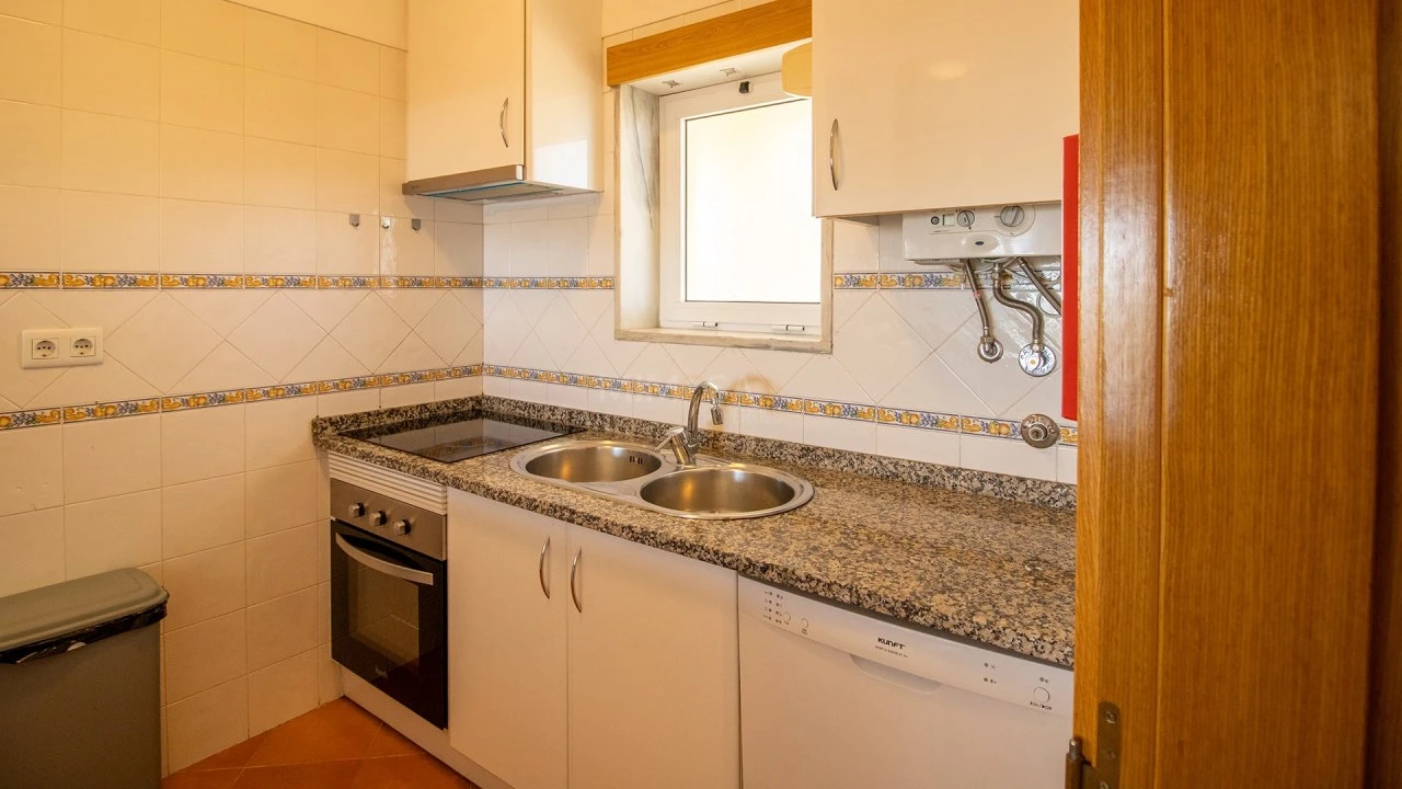 Apartamento T1 para Venda em Lagos (São Sebastião e Santa Maria) Foto 18