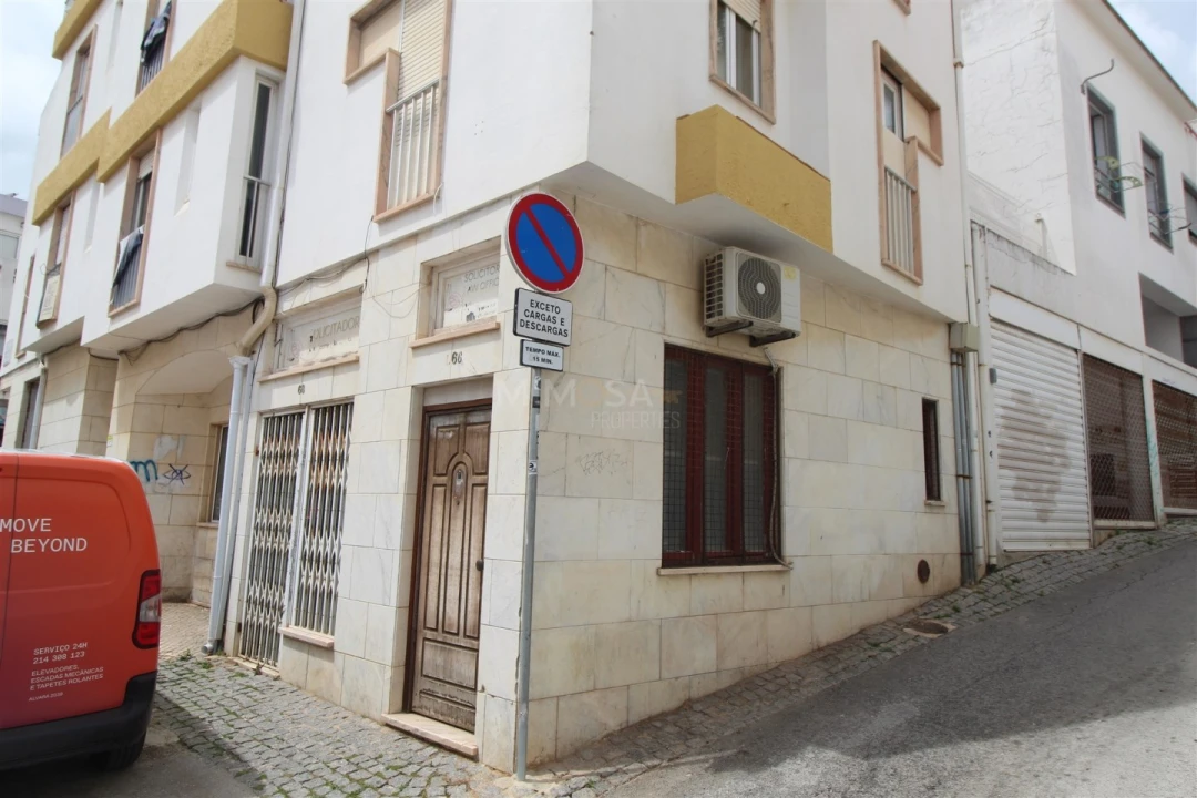 Loja para Venda em Lagos (São Sebastião e Santa Maria) Foto 1