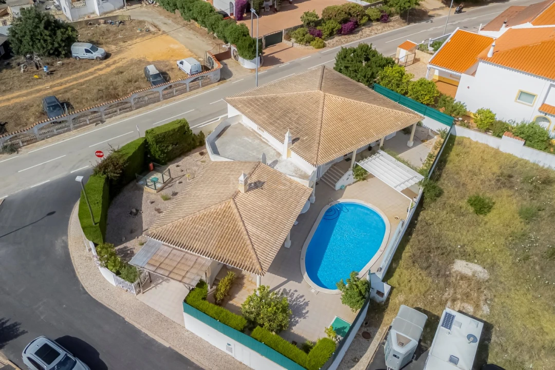 Moradia T4 para Venda em Lagos (São Sebastião e Santa Maria) Foto 36