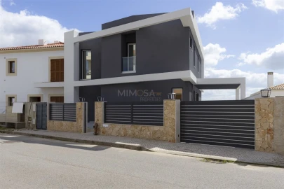 Moradia T4 para Venda em Mexilhoeira Grande