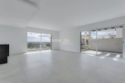 Moradia T4 para Venda em Mexilhoeira Grande