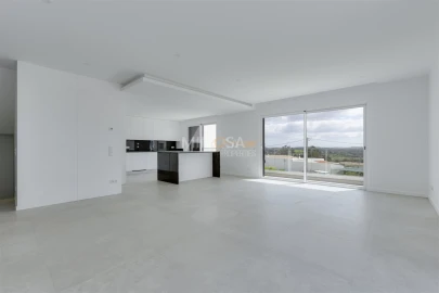 Moradia T4 para Venda em Mexilhoeira Grande