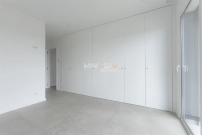 Moradia T4 para Venda em Mexilhoeira Grande