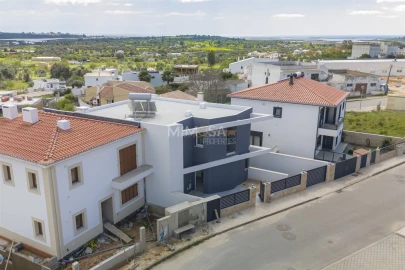 Moradia T4 para Venda em Mexilhoeira Grande