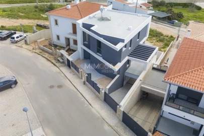 Moradia T4 para Venda em Mexilhoeira Grande