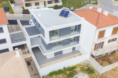 Moradia T4 para Venda em Mexilhoeira Grande