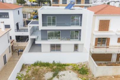 Moradia T4 para Venda em Mexilhoeira Grande