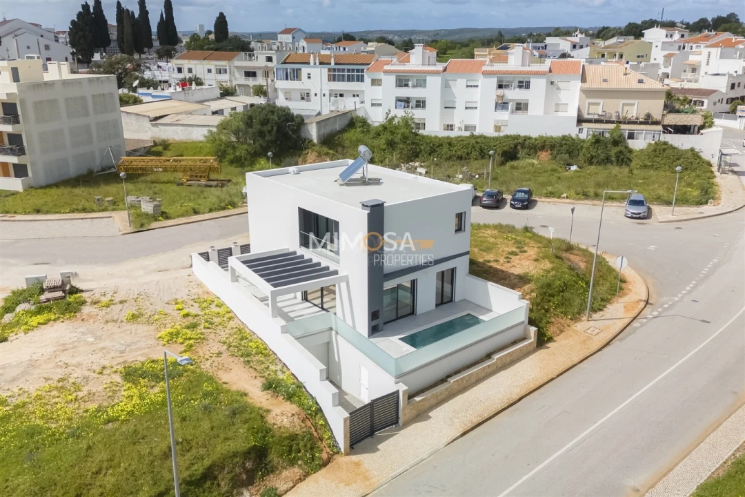 Moradia T4 para Venda em Mexilhoeira Grande Foto 41