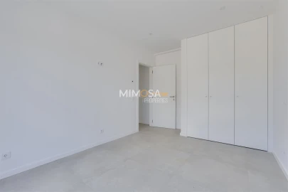 Moradia T4 para Venda em Mexilhoeira Grande